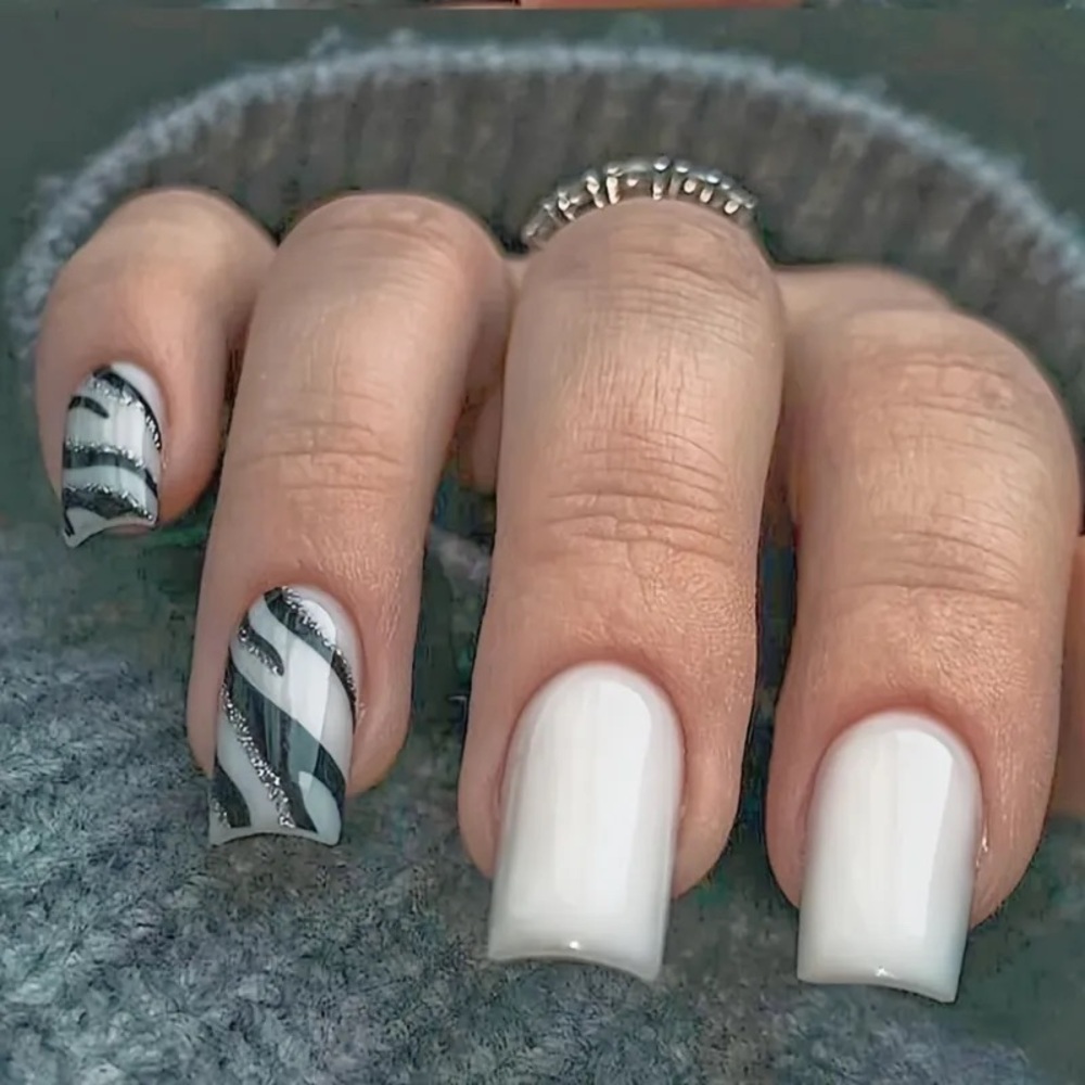 Black & White Press On Nail Art